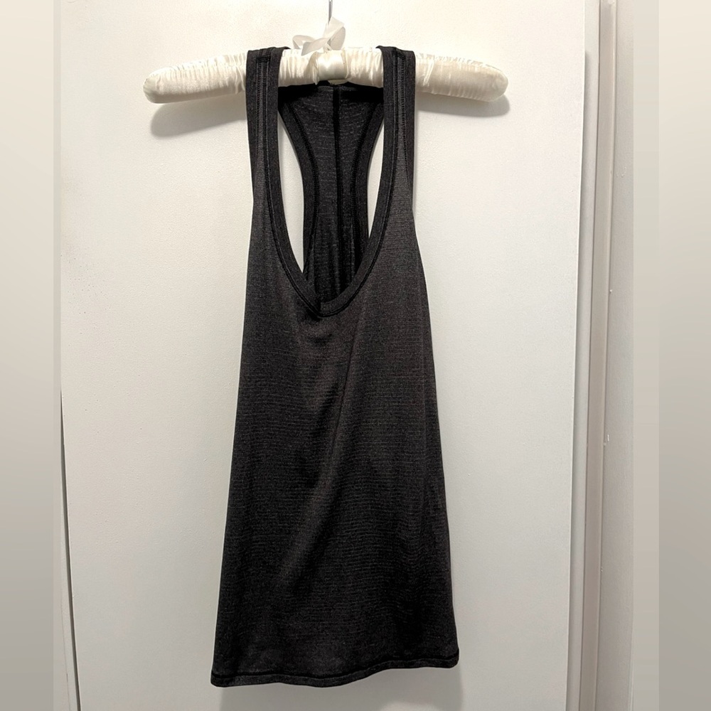 Lululemon tank top, size 6